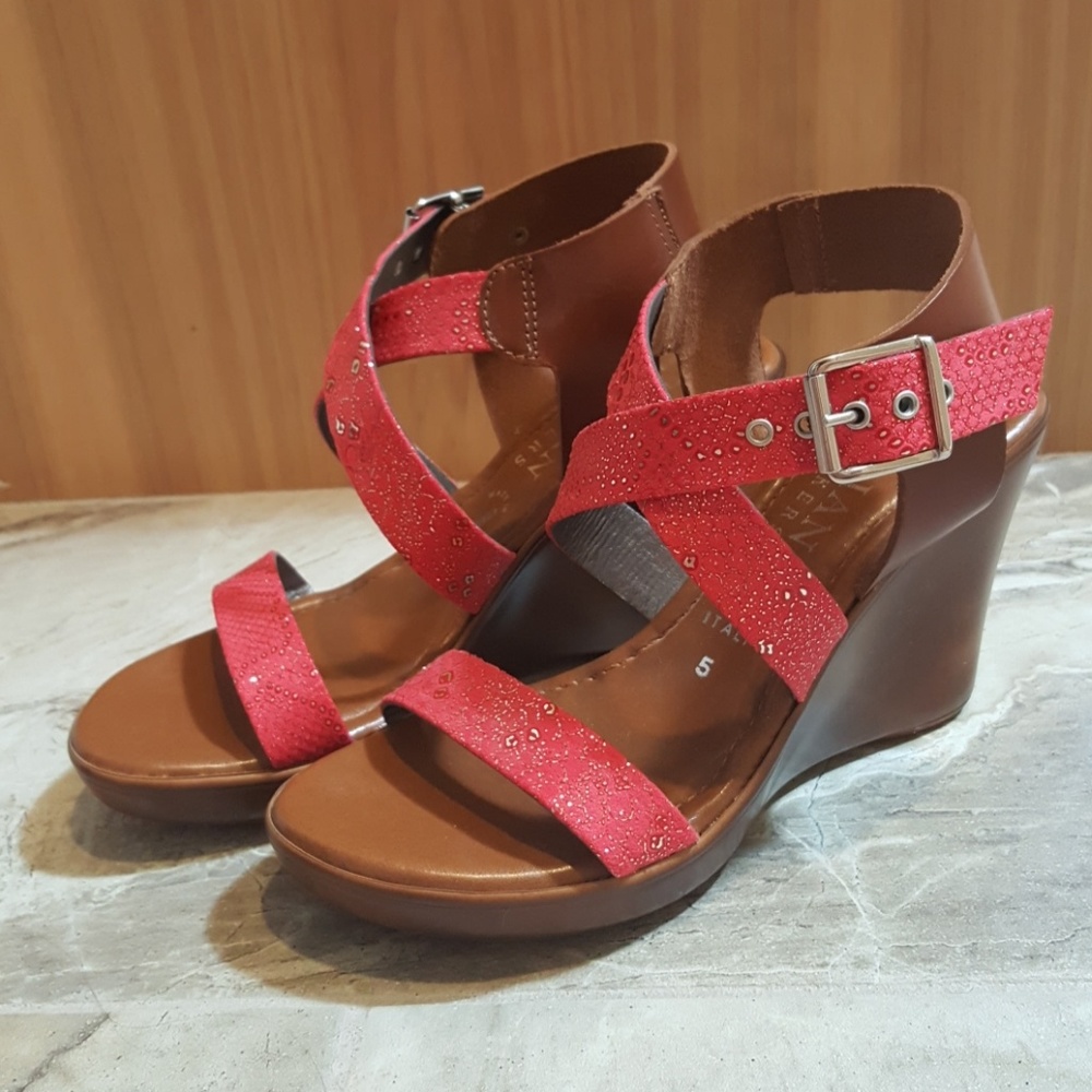 Italian Shoemakers pink wedges